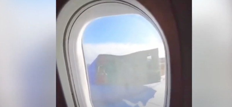 Felszállás közben elkezdett széthullani egy Boeing repülőgép hajtóműve – videó