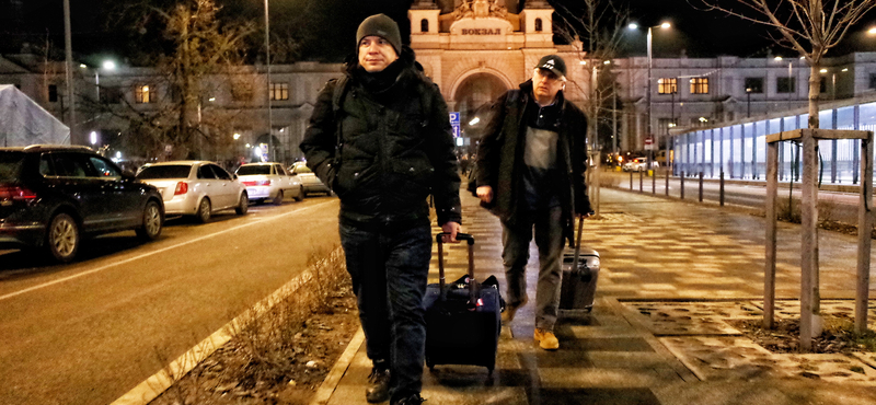 A hvg.hu tudósítói elhagyták Kijevet, már Lembergben járnak – fotók