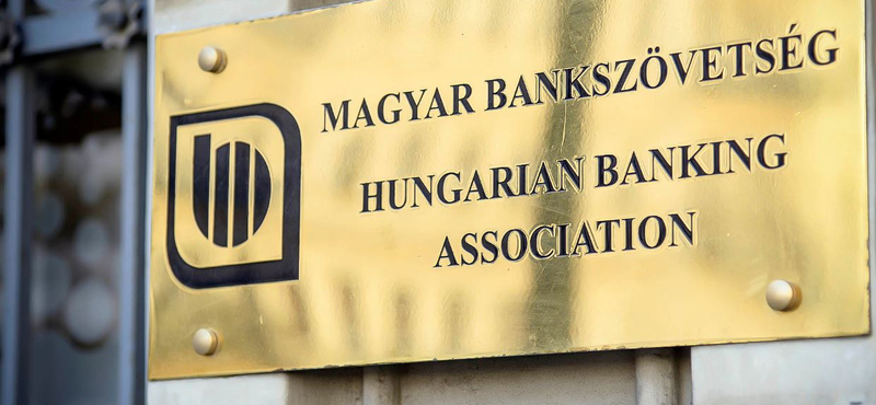 Bankszövetség is reagált Orbán bejelentésére: ha tehetjük, mérlegeljük a lehetőséget, hogy tovább fizetjük a hitelünket
