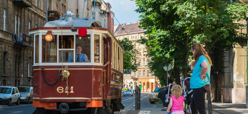 Ha már unja a modern villamosokat, várjon kicsit többet, és vénséges járműveken tujázhat! 