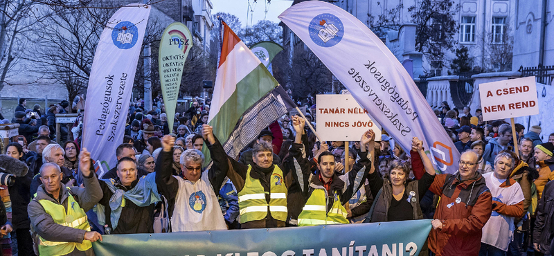 Megbuktak az Alkotmánybíróságon a Pedagógusok Szakszervezetének népszavazási kérdései