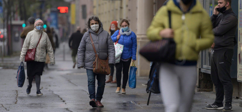 A legtöbb fővárosi kerület minden közterületre előírja a maszkviselést