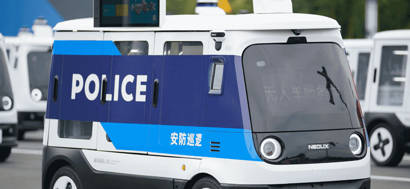 Már rendőr nélküli rendőrautók járőröznek Kínában