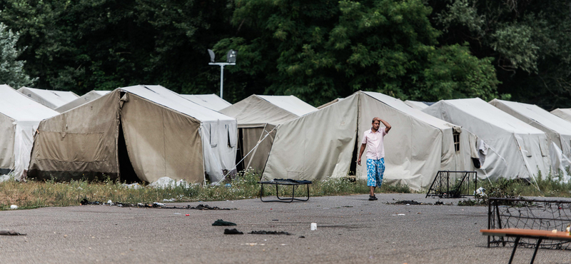 Szinte minden menekülttábort felszámol a kormány