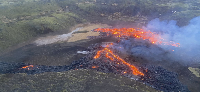 Magyar geológus az izlandi vulkánkitörésről: újabb területeken hasadhat fel a föld