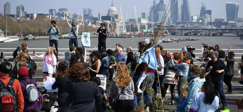 Új harcmodor miatt bénult meg London