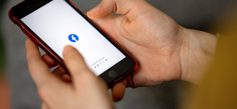 Óriási változás jön: visszakerülhet a Messenger a Facebook alkalmazásába, megváltozik a hírfolyam is