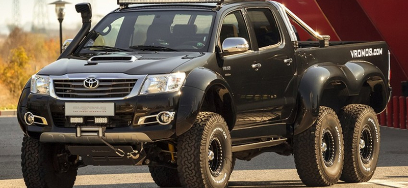 Elég marcona lett ez a Toyota Hilux 6x6