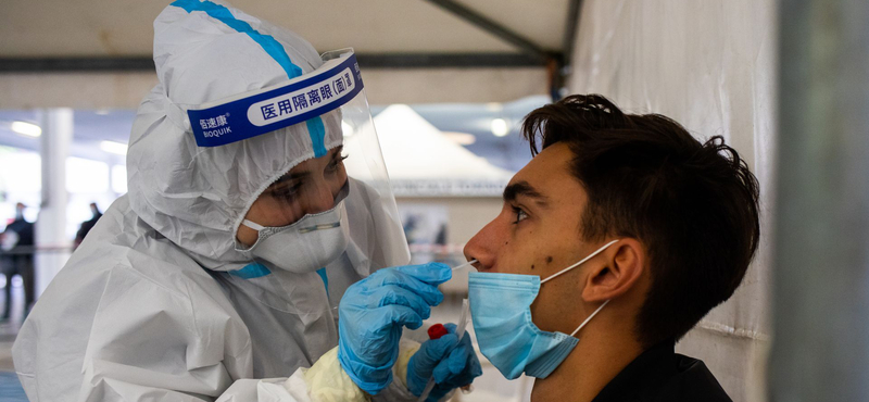 Milánóban megteltek a kórházak a koronavírusos betegekkel