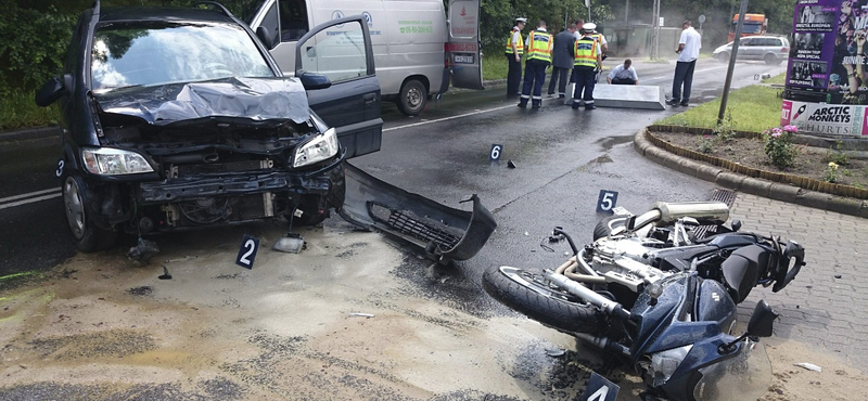 Fotók a Hűvösvölgyi úti halálos motorbaleset helyszínéről