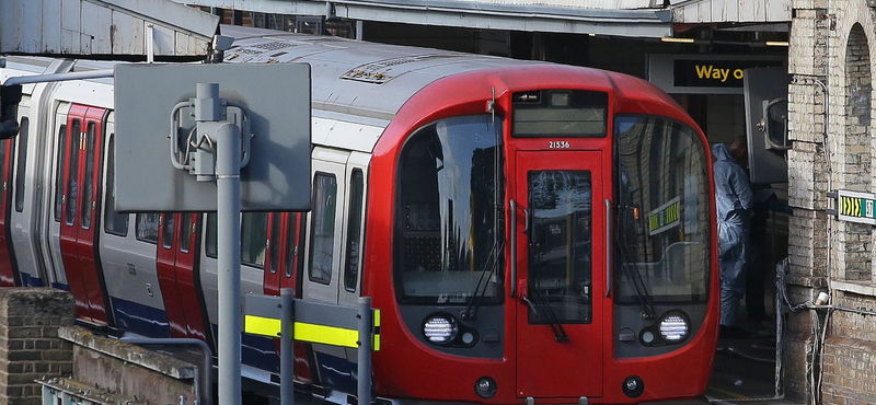 Vádat emeltek a londoni metrómerénylet egyik gyanúsítottja ellen