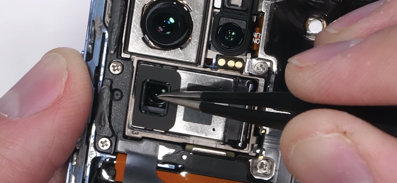 Videó: Szétszedték a Huawei P30 Prót, ezt találták a belsejében