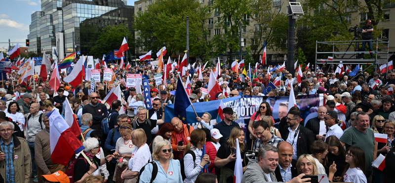 Tömeggyűléseket tartanak Varsóban az elnökválasztás második fordulója előtt