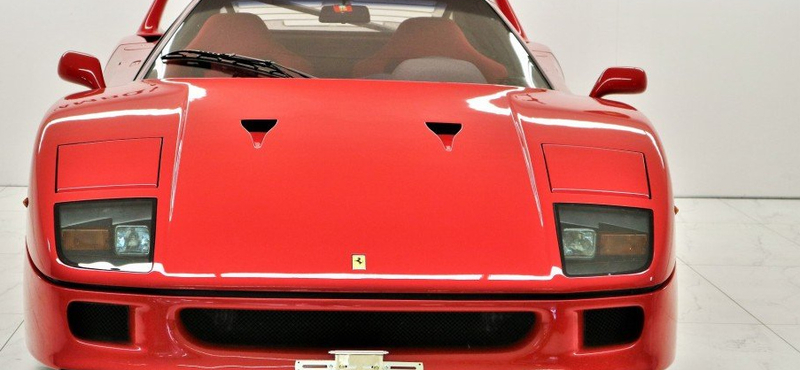 Több mint félmilliárd forintért árulnak egy remek Ferrari F40-est