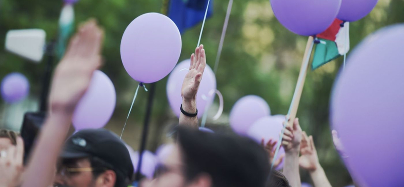 Tüntetést szervez a Hír Tv mellett a Momentum