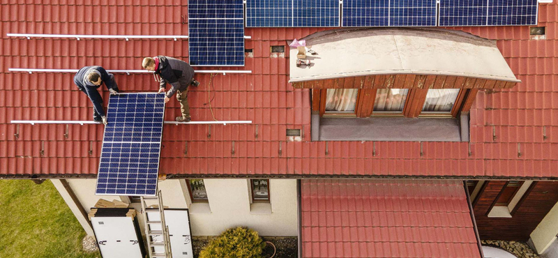 Csődközelben a napelemes cégek, mert az állam egyetlen pályázónak sem fizette még ki a rég elnyert támogatást