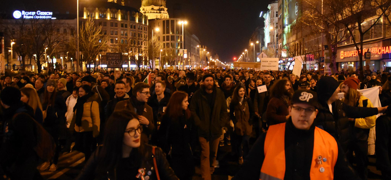 A Békemenet szervezői gyalázzák az ellenzéki tüntetést: "Gyászfelvonulást tartanak a hatalomra éhező álszövetségek"