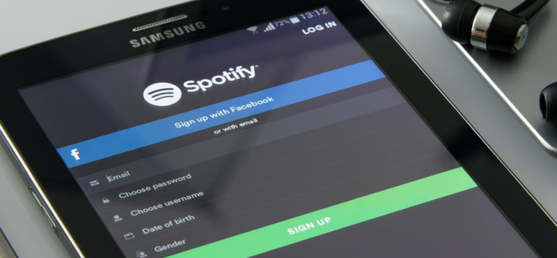 Jó hír, ha szereti a zenét: összefog a Samsung és a Spotify