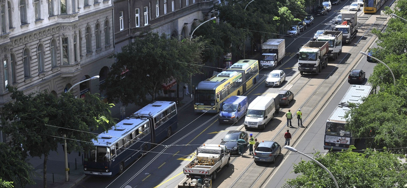 Figyelő: 5-600 forint lesz és két év múlva jön dugódíj