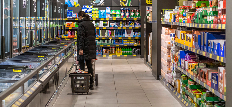 Akkora visszaesést mért a KSH a bolti forgalomban, mint amikor a járvány elején leállt minden