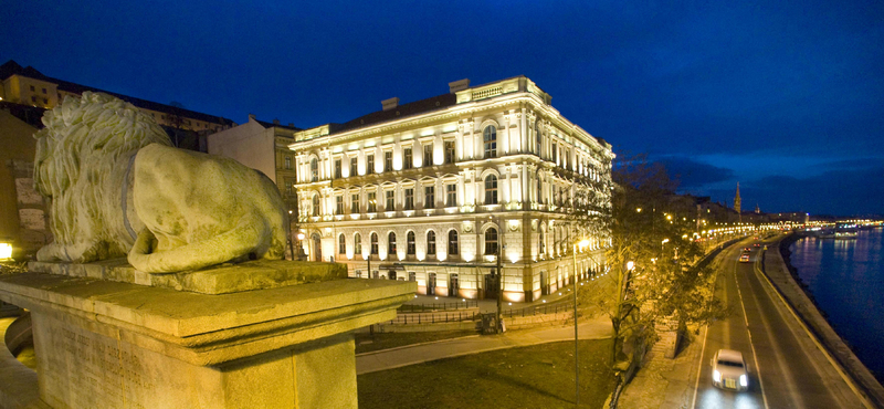 Hivatalosan még mindig budapesti címén működik az orosz kémbank