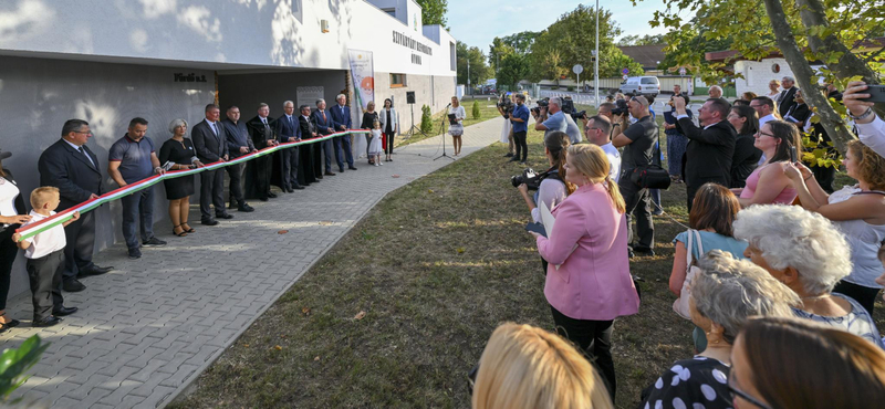 A Szivárvány Óvodában beszélt arról az államtitkár, hogy „a szivárványos dolgok” tönkreteszik a gyerekeket