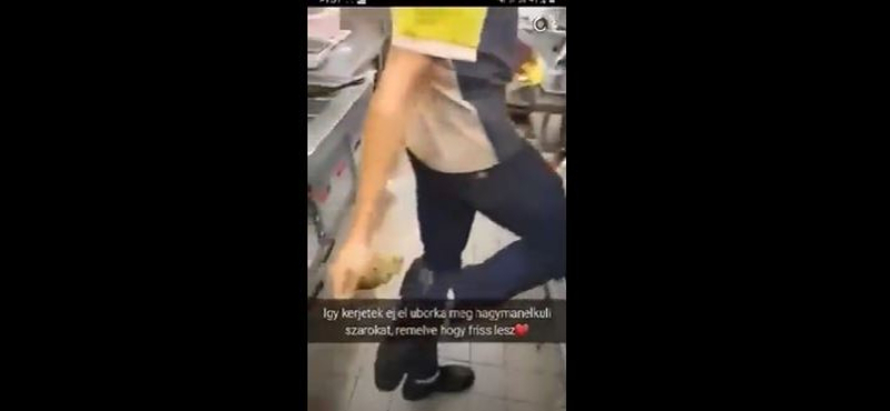 A talpához nyomta a sajtot, a földről tette a húst a hamburgerbe egy magyar McDonald’s-dolgozó