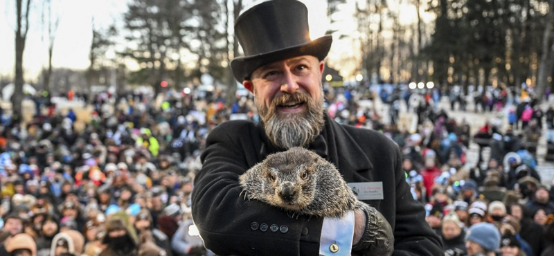 Időjós mormoták csatája: Punxsutawney Phil szerint még hat hét a tél, Chuck szerint jön a tavasz