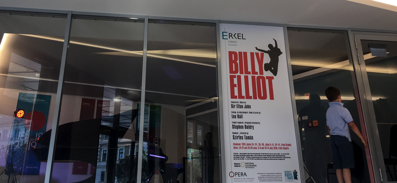 A Billy Elliot-botrányon szörnyülködik a külföldi sajtó