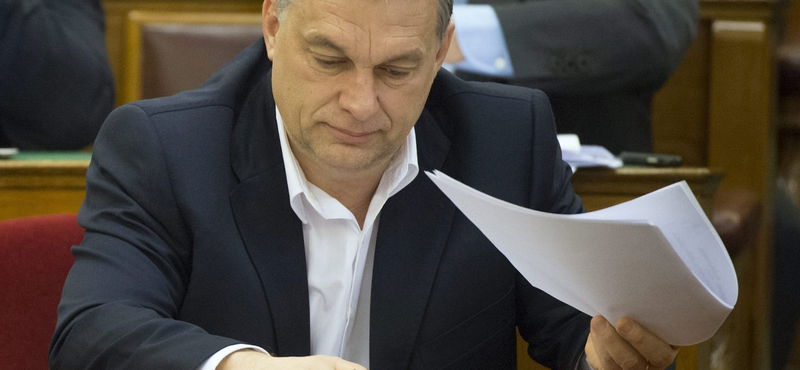 Orbán: A héten elmondjuk, ki vitt közpénzt brókercéghez