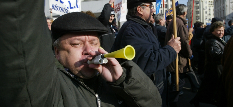 Tüntetnek a tanárok Bukarestben is