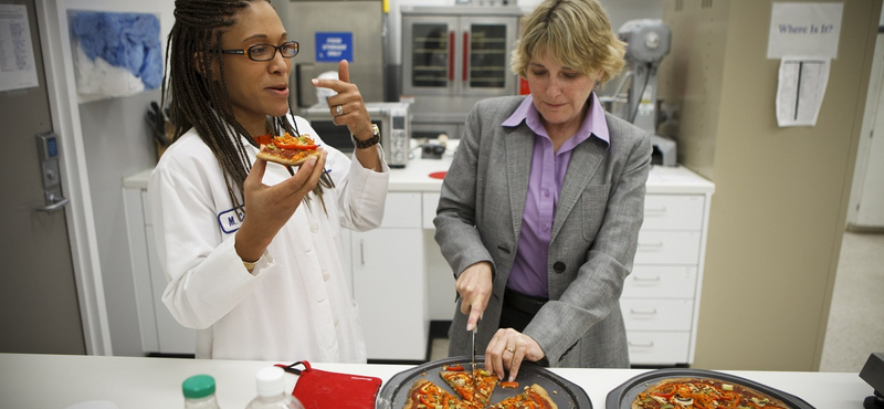 Fotók: így készül a NASA laborjában az űrhajósok pizzája