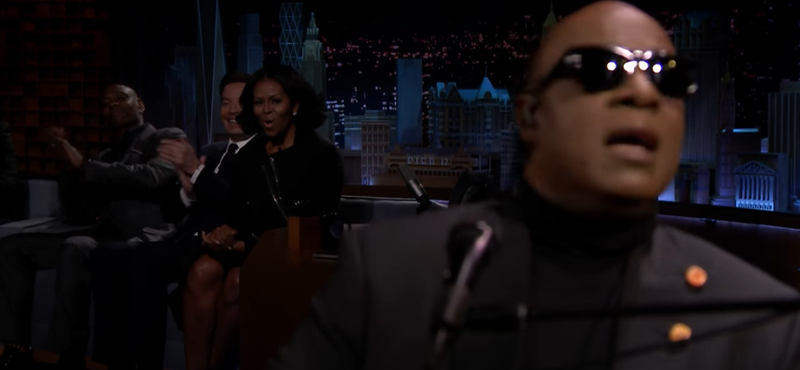 Michelle Obamának szerenádozott Stevie Wonder - videó