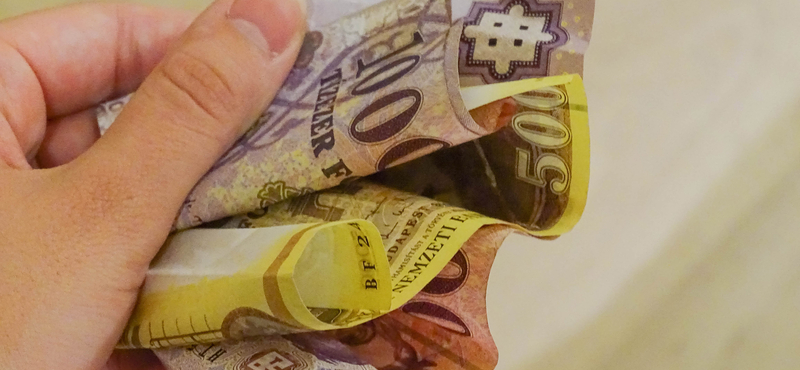 Két hónapos csúcsra szívta fel magát a forint, de nem sokáig bírta szuflával