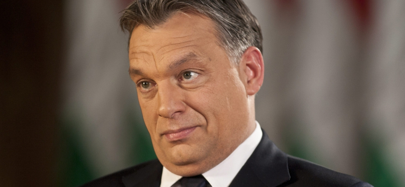 Orbán Viktor megint magyarázkodik