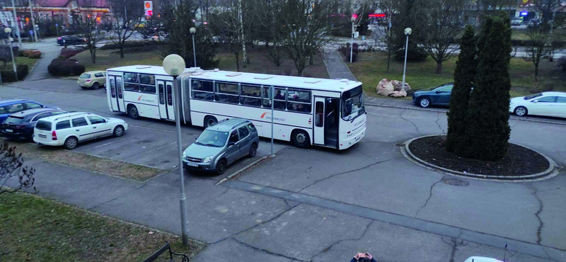 Egyenesen a rendőrségre vitte a részeg utast egy ózdi buszsofőr