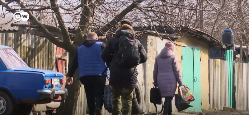 Menekülnek a falusiak Ukrajna keleti részéről – videó