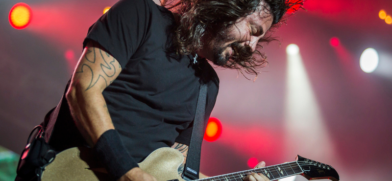 A Foo Fighters megállíthatatlan: három és fél órás gigakoncertet adott csak úgy, meglepetésként