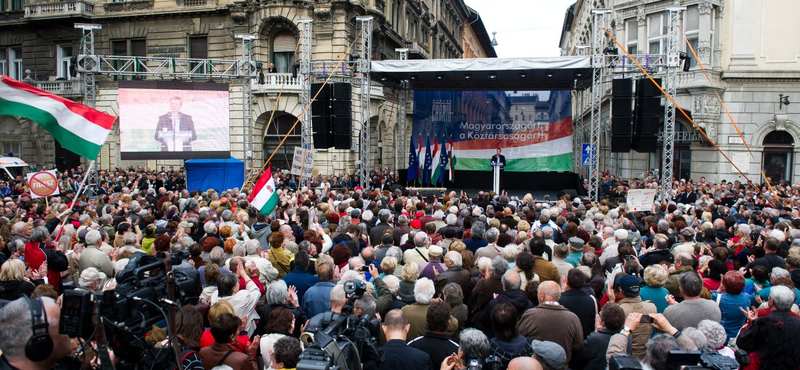 Charta: közelebb kerültünk a magyar demokrácia felszámolásához