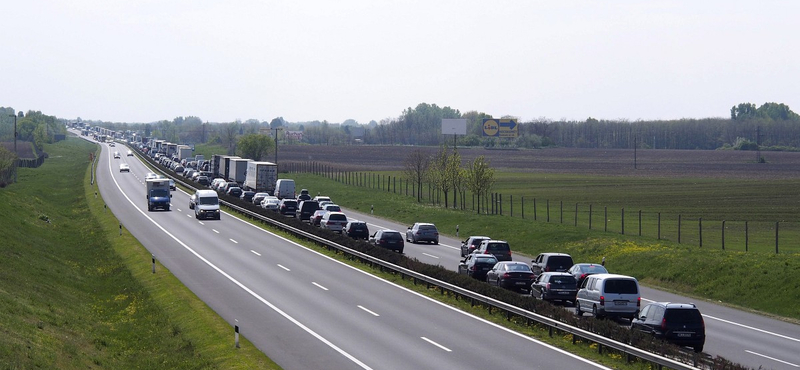 Baleset után újra járható az M5-ös