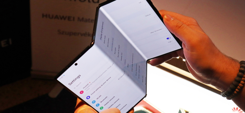 Megújulhat a Huawei forradalmi mobilja, ilyen lehet a hamarosan érkező, duplán hajlítható Mate XT 2