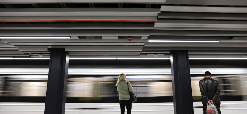 Átadták a 3-as metrót, újra a teljes vonalon közlekedik