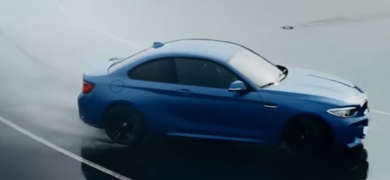 Meglepő, mégis tökéletesen illik egymáshoz az opera és a BMW M2 - videó