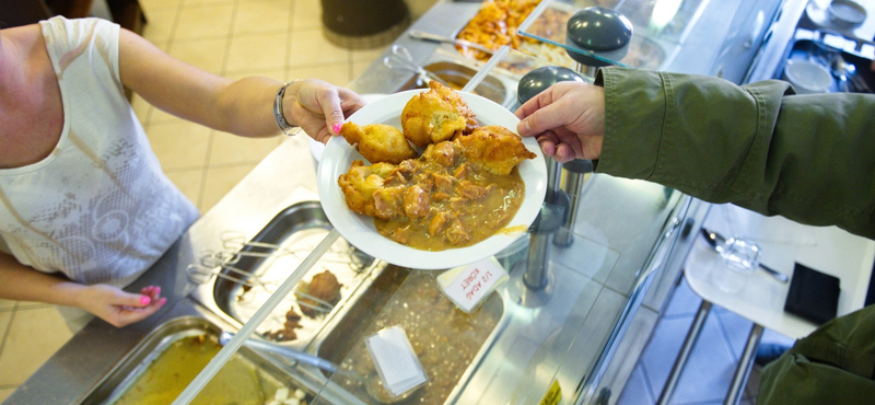 A vendéglők úgy nyelik le az áfacsökkentést, mintha nem is lett volna