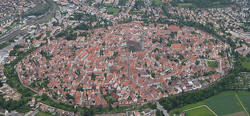 Elképesztő! Meteorit kráterre épült a német város