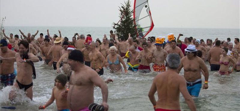 Fotó: van, aki ma megfürdött a Balatonban