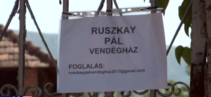 Csak egy leleplezés kell, máris egy nap alatt kinyit a vendégház!