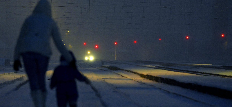 Elakadt járművek és balesetek miatt riasztották a tűzoltókat