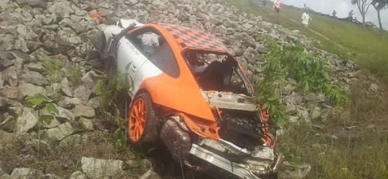 Ennyi maradt a 250-nél elszálló Porsche 911-ből