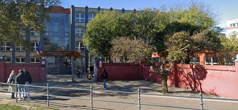 17 éves diákjával akart egy ágyban aludni egy debreceni tanár